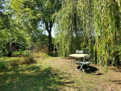 Jardin de l'établissement Chambre d'Hôte de Rozessences