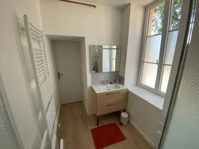 Salle de bains dans l'établissement Appartement proche centre ville