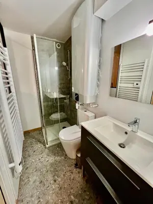 Salle de bains dans l'établissement Luxury Duplex Auxonne Center