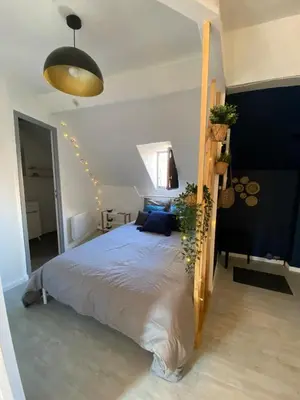 Un ou plusieurs lits dans un hébergement de l'établissement Chez Denise, Studio Cosy au centre-ville