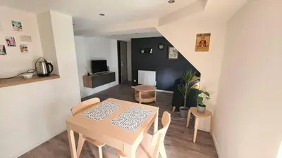 Cuisine ou kitchenette dans l'établissement Joli appartement proche place Wilson - centre