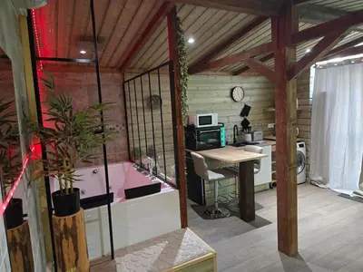 Cuisine ou kitchenette dans l'établissement Le chalet de vénus