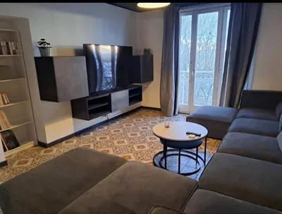 Télévision ou salle de divertissement dans l'établissement Appartement T4 Dijon proche Tram et bus 4ème étage