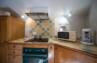 Cuisine ou kitchenette dans l'établissement Gite des Troix Ptites Noix - Family 9 People Garden Games Close to Cluny Vignoble