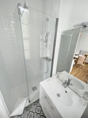Salle de bains dans l'établissement Le Philibert - 50m2, 4 Prs, 2 Ch - proche gare