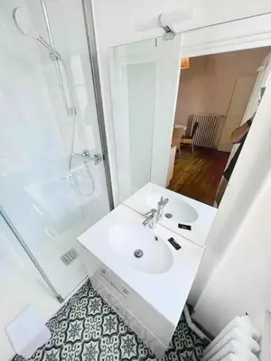 Salle de bains dans l'établissement Le Philibert - 50m2, 4 Prs, 2 Ch - proche gare