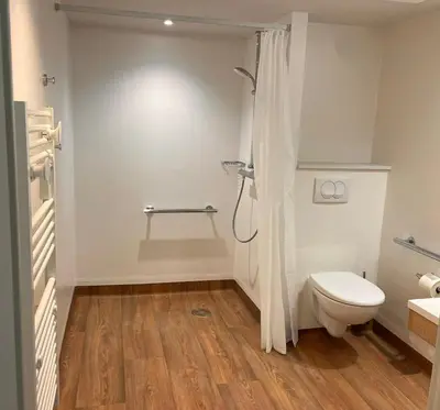 Salle de bains dans l'établissement Zenao Appart'hôtels Dijon