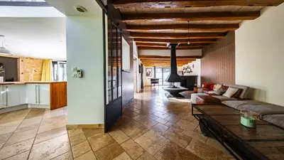 Cuisine ou kitchenette dans l'établissement Maison ALMA Piscine -Baby Foot - Cheminée- Jacuzzi