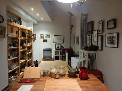 Coin salon dans l'établissement Maison conviviale Tribus, familles et amis