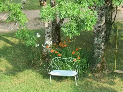 Jardin de l'établissement L'Aintemporel - Gîte calme 4 personnes