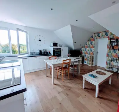 Cuisine ou kitchenette dans l'établissement L'Aintemporel - Gîte calme 4 personnes