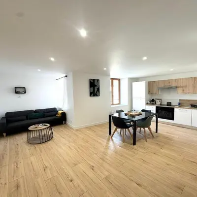 Cuisine ou kitchenette dans l'établissement Appart'Hotel Sennecey - Free Parking