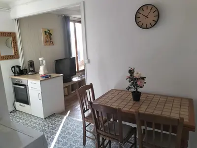 Cuisine ou kitchenette dans l'établissement Le Majestik