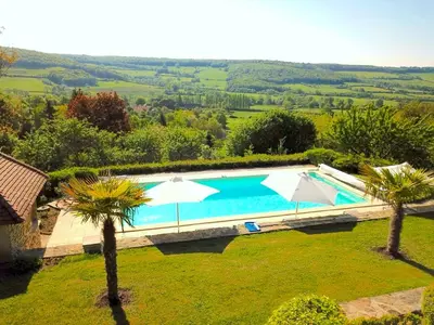Piscine de l'établissement Clos de Fougères - La Grange 4-5 personnes ou située à proximité