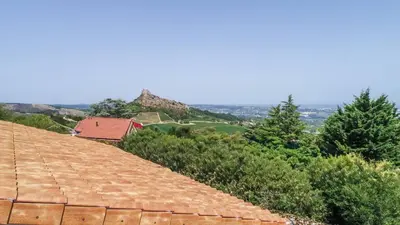 Plan de l'établissement L'évasion viticole cour fermée & parking privé au pied de la roche de Solutré