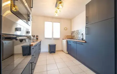 Plan de l'établissement L'évasion viticole cour fermée & parking privé au pied de la roche de Solutré