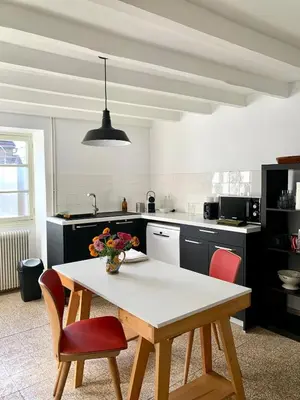 Cuisine ou kitchenette dans l'établissement Maison au calme en Bourgogne - Jardin, Tennis & Vélo