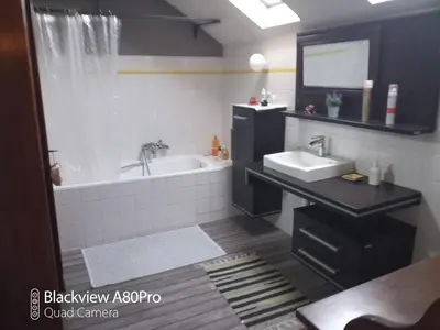 Salle de bains dans l'établissement Angélina et Manuel