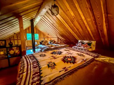 Un ou plusieurs lits dans un hébergement de l'établissement Feel Timber House