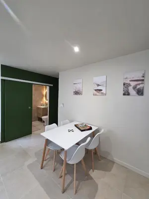 Plan de l'établissement Studio refait à neuf, proche gare et centre-ville