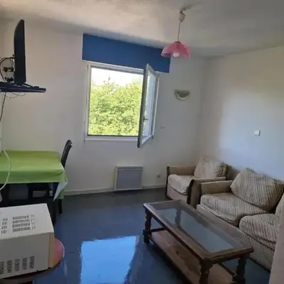 Studio confortable avec vue sur la ville à Dole