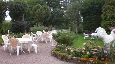 Jardin de l'établissement Auberge De L'Atre