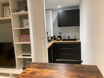 Cuisine ou kitchenette dans l'établissement Studio - Doubs Jura