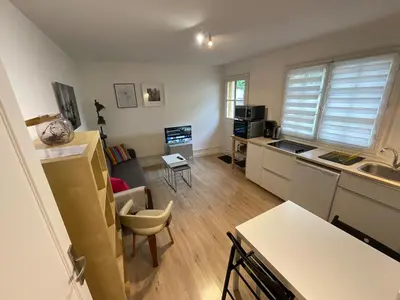 Cuisine ou kitchenette dans l'établissement La Petite Maison en Ville