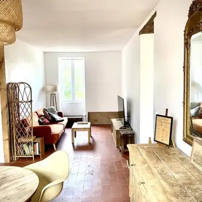 Sunny 3BR Apt