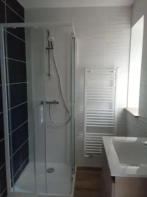 Salle de bains dans l'établissement Maison spacieuse avec 4 chambres à Nevy-sur-Seille