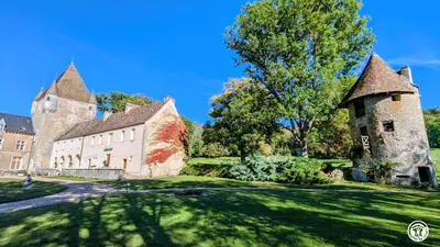 Jardin de l'établissement Château de Coraboeuf - Gîte de la Marquise