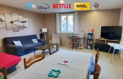 Télévision ou salle de divertissement dans l'établissement Appartement Le 16 pour 7 personnes