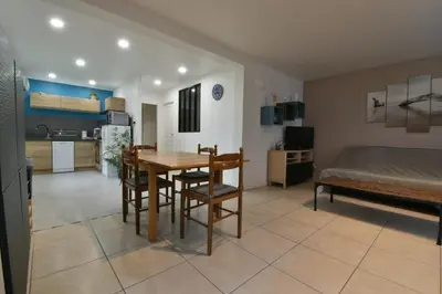 Cuisine ou kitchenette dans l'établissement Appartement Le 16 pour 7 personnes