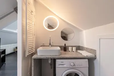 Plan de l'établissement Petit Loft proche Place Darcy