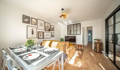 Télévision ou salle de divertissement dans l'établissement Home SWEET HOME