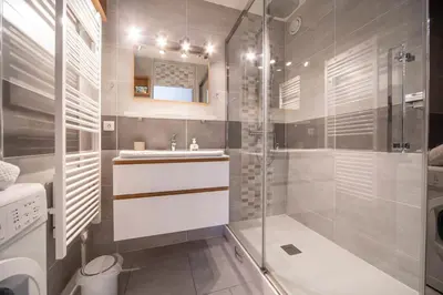 Salle de bains dans l'établissement Les Lauriers