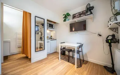 Cuisine ou kitchenette dans l'établissement Boucicaut Yellow Studio