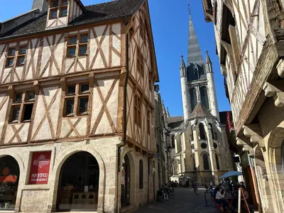 Plan de l'établissement La Diligence - Logement climatisé au coeur de Dijon