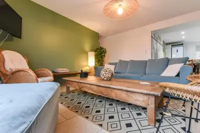 Coin salon dans l'établissement L'Aligoté - T3 95m2, terrasse 40m2 & parking privé
