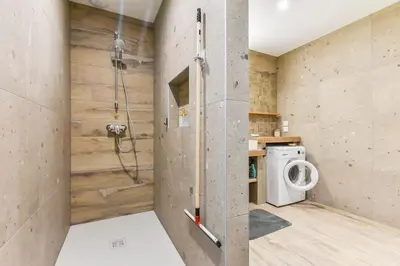 Salle de bains dans l'établissement Le Chardonnay T3, terrasse 30 m2 & parking privé