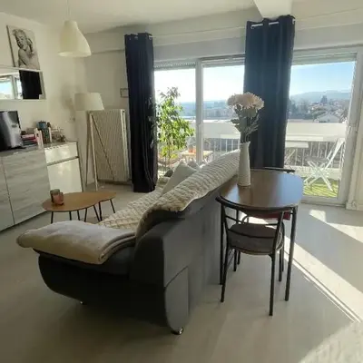 Studio cocoon avec vue sur le Beaujolais