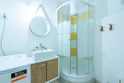 Salle de bains dans l'établissement Le théâtre 2