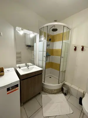 Salle de bains dans l'établissement Le Théâtre 3