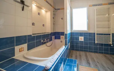 Salle de bains dans l'établissement Spacieux logement près de Chalon