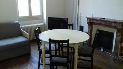 Coin salon dans l'établissement Dijon centre ville