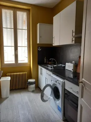 Cuisine ou kitchenette dans l'établissement Dijon centre ville