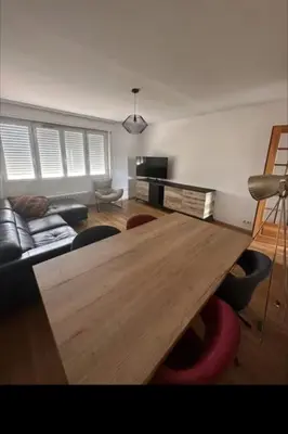 Cuisine ou kitchenette dans l'établissement Appartement spacieux