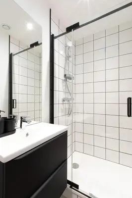 Salle de bains dans l'établissement Résidence Mariotte - Le Bleu Majorelle - Appartement indépendant