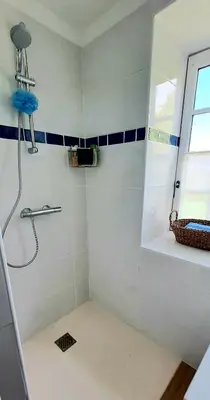 Salle de bains dans l'établissement La Chenevière