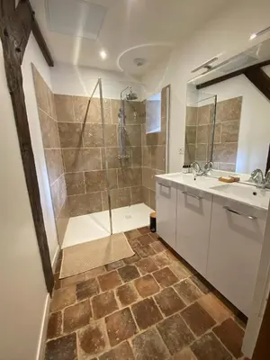 Salle de bains dans l'établissement Chez Simone et Marguerite